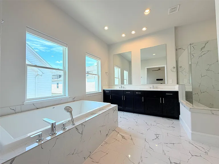 824 Cage St — Photo 15