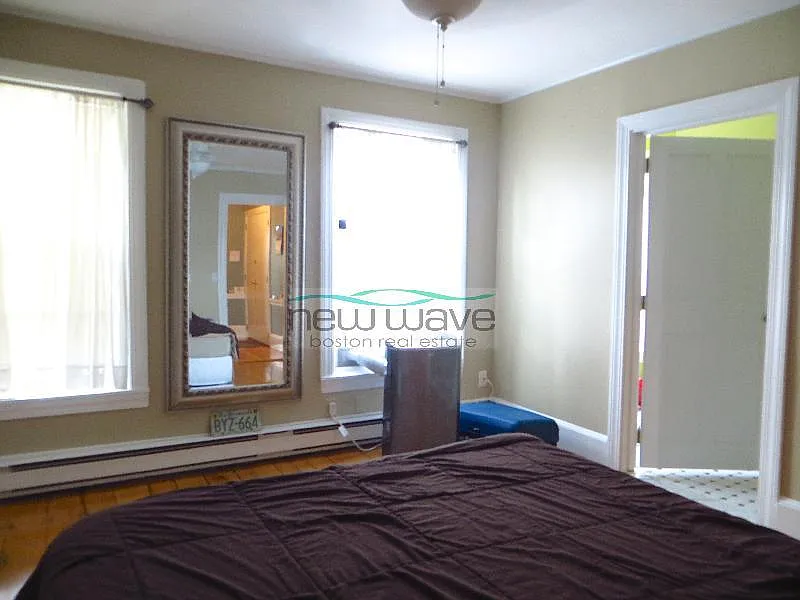 2 bed, 728 sqft, $3,700 — Photo 4