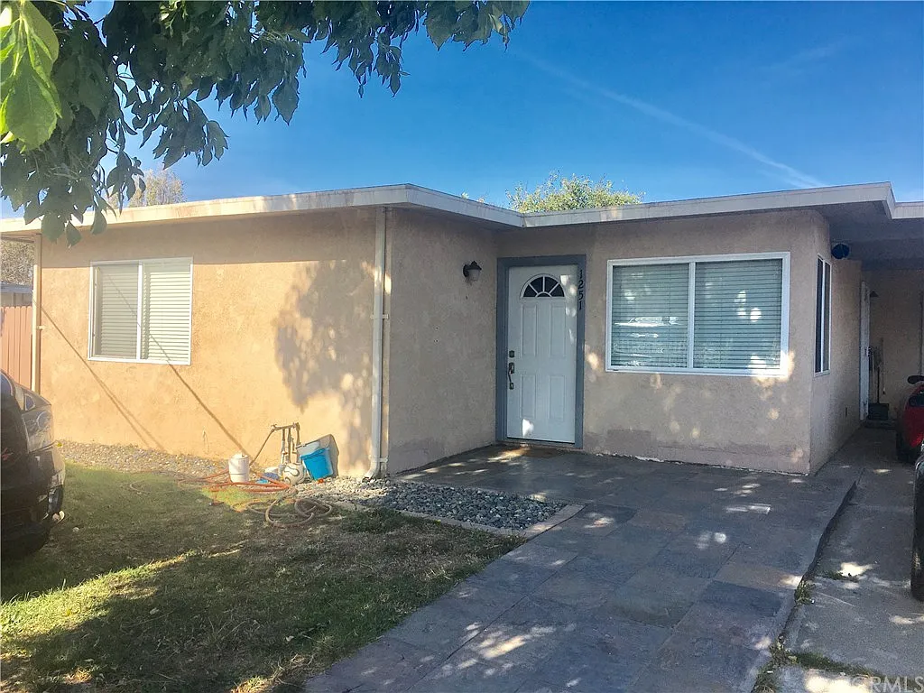 1251 Rachel Rd photo 1
