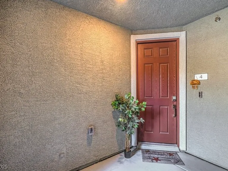 7318 N Decatur Blvd #4 — Photo 10