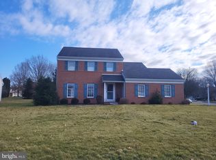 112 Laurie Ln, Lititz, PA 17543