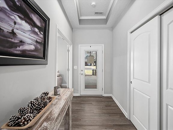 3rd image of 4070 Coventry Cir
