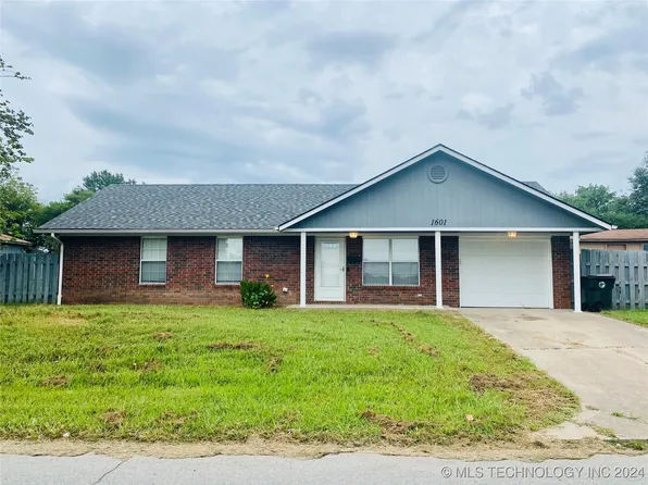 1601 S Creek Ave, Okmulgee, OK 74447