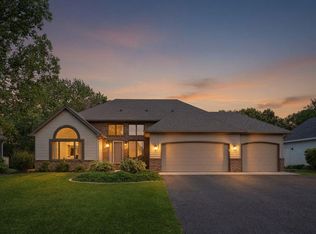 1827 Hydram Ave N, Oakdale, MN 55128