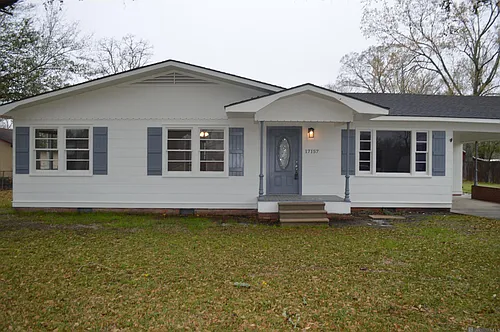 17157 Highway 44 Photo 1