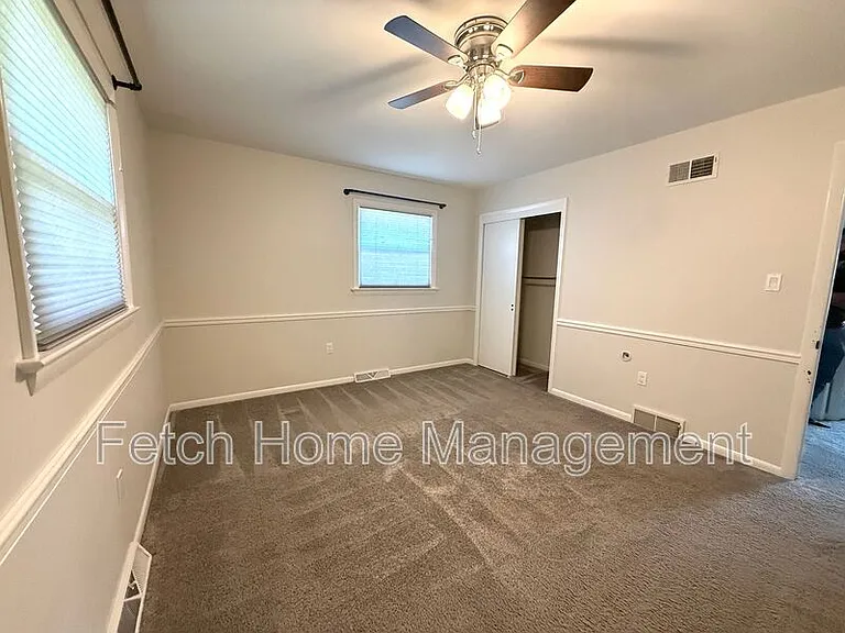 417 Surrey Dr — Photo 22