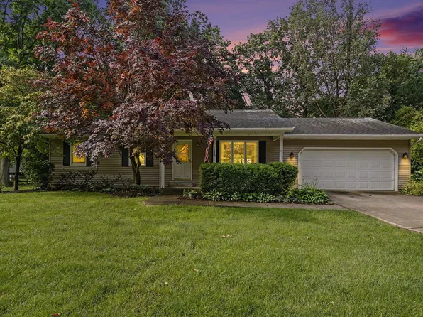 3720 Chamberlain Rd, Buchanan, MI 49107