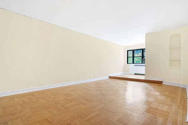 Rented by Anchor Associates | media 18