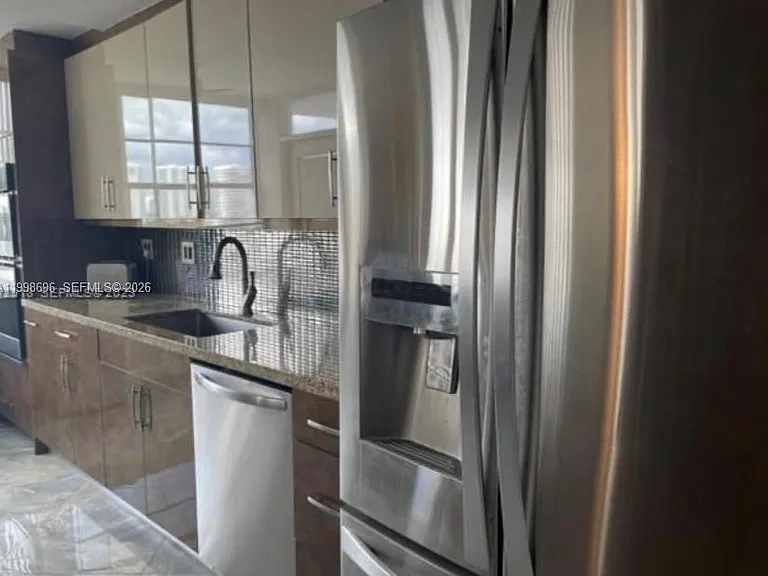 18041 Biscayne Blvd #1104 — Photo 4