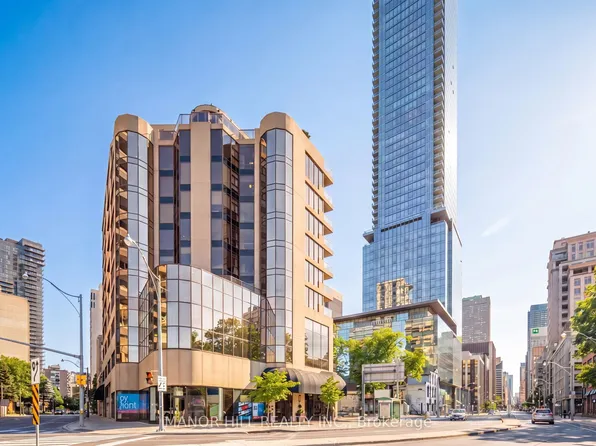 1331 Bay St #803, Toronto, ON M5R 2C4