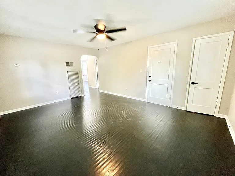 4840 Southside Drive-New — Photo 12