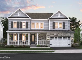 1 Tee Pl, Neptune, NJ 07753
