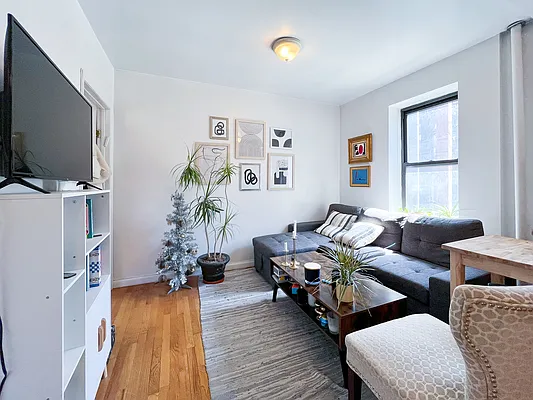 Rented by Compass | media 14