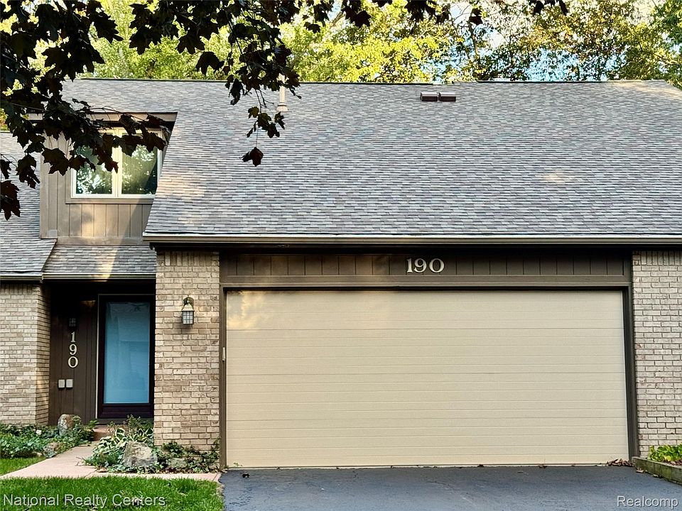 190 Woodstone Rd, photo 4