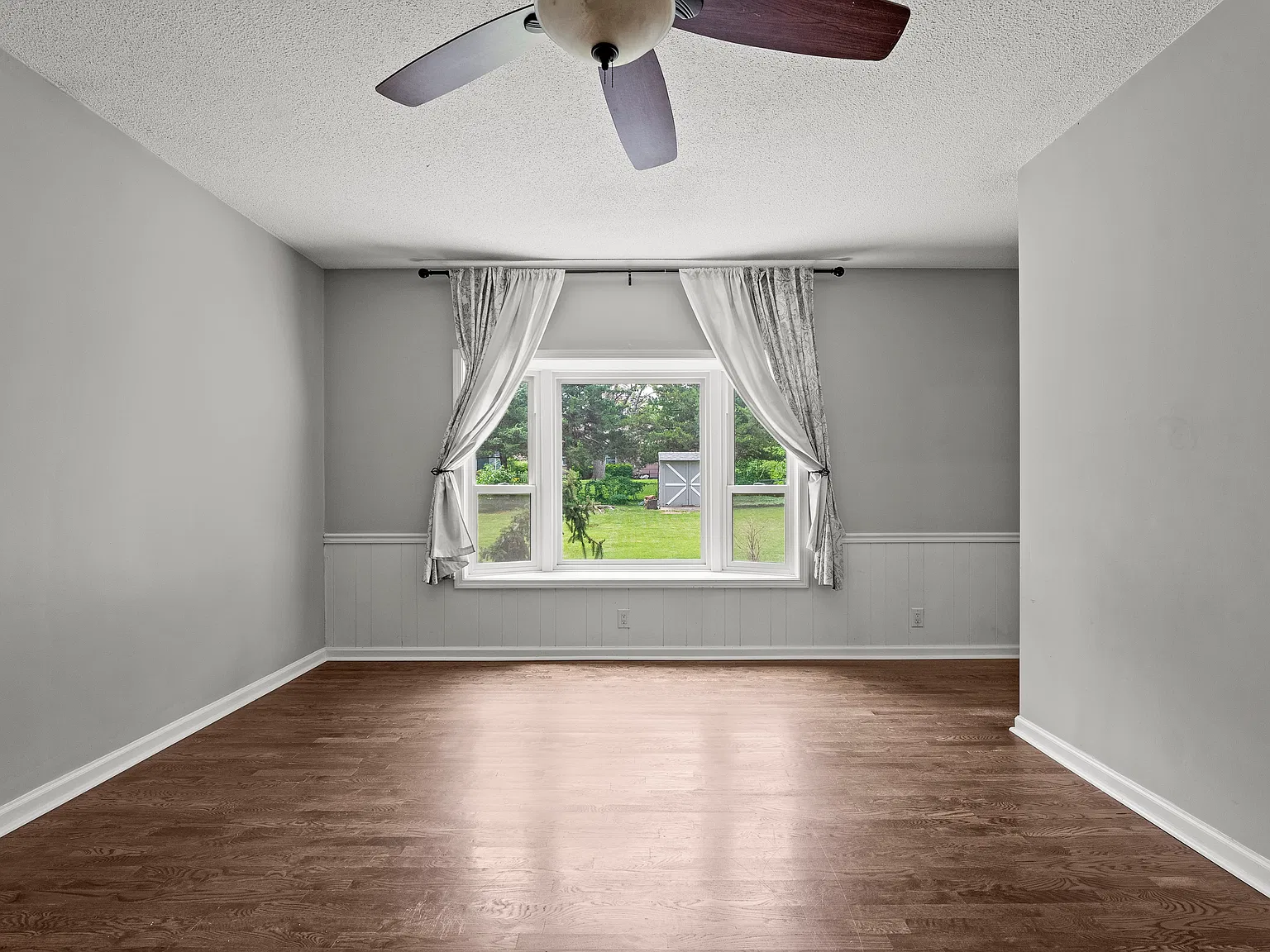 3 bed, 1902 sqft, $3,000 — Photo 4