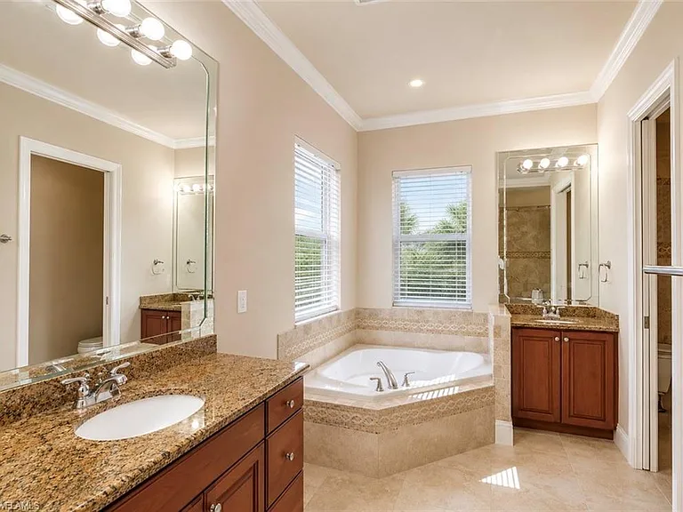 2915 Coco Lakes Dr — Photo 28
