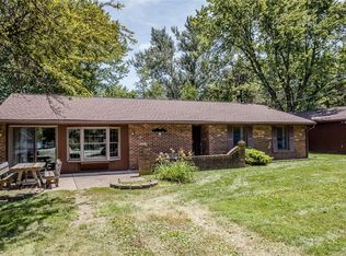 1045 E Choctaw Dr, London, OH 43140