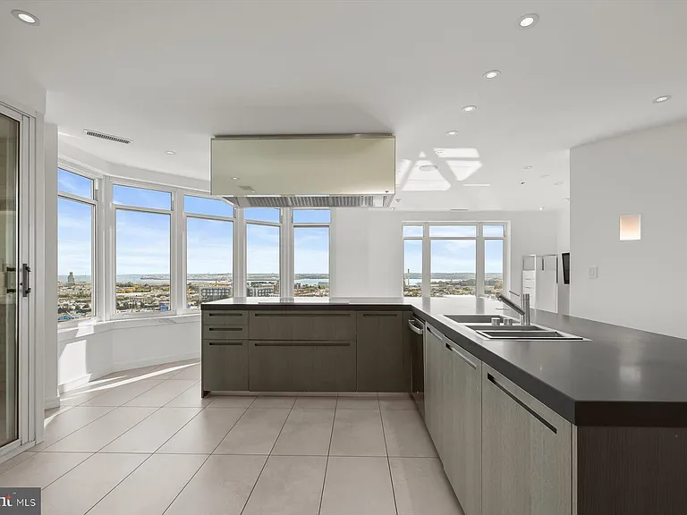 100 Harborview Dr #1901 — Photo 21