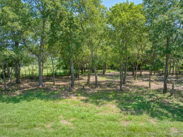 1 W Jones Ave, Calera, OK 74730