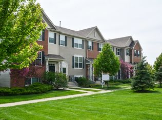 503 Town Center Blvd, Gilberts, IL 60136