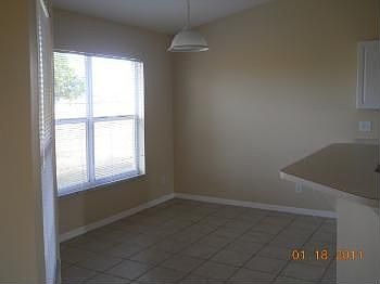 3rd image of 1309 NE 15th Ln