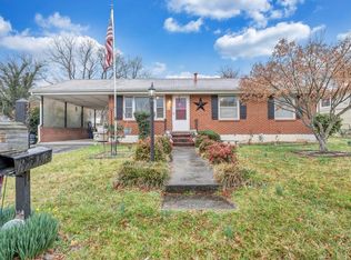 328 E Riverside Dr, Salem, VA 24153
