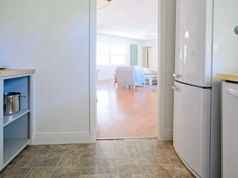 704 Summit Ct — Photo 8