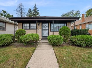 12356 S Carpenter St, Calumet Park, IL 60827