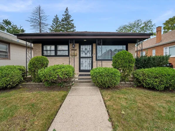 12356 S Carpenter St, Calumet Park, IL 60827