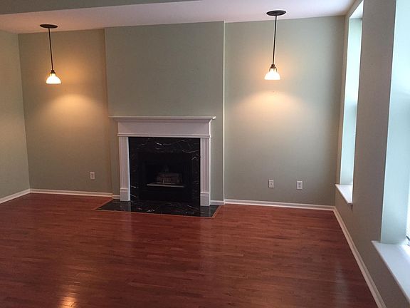 3rd image of 1825 Lasalle St #B