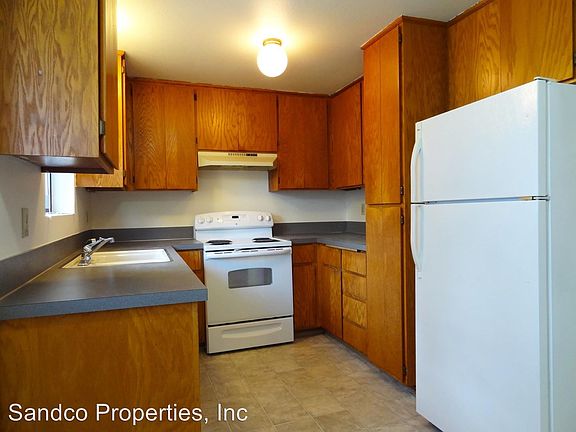 5th image of 820 101st Street Ct E