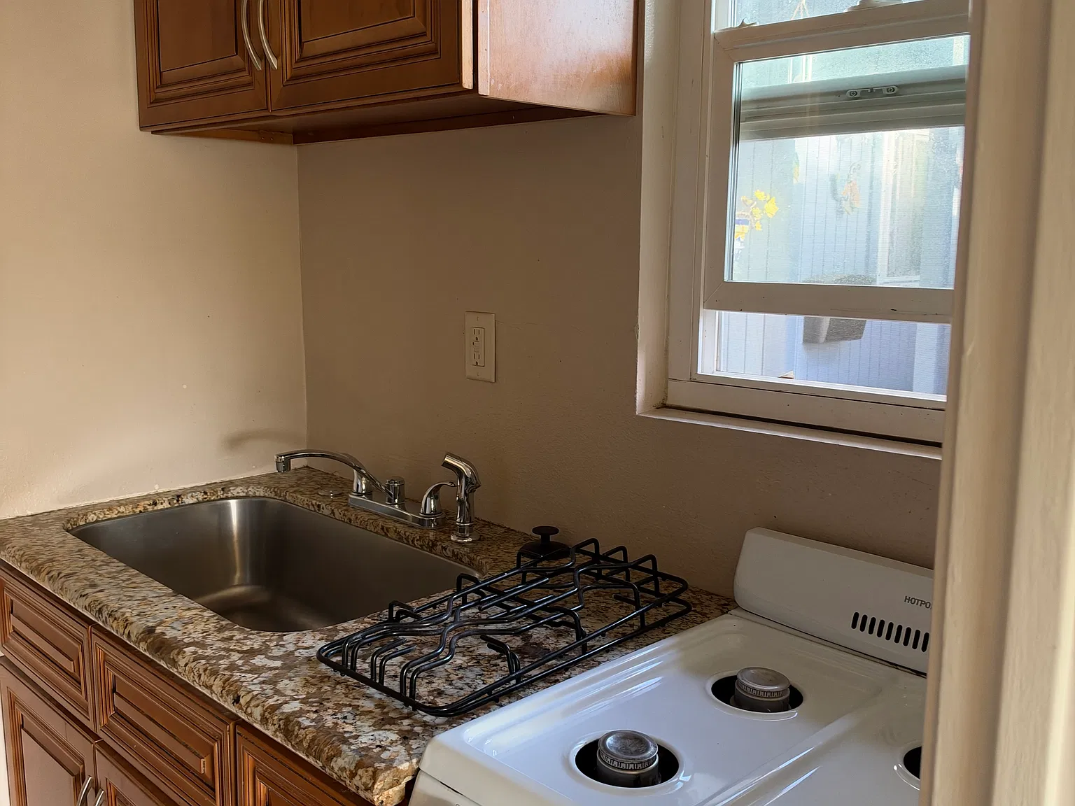 Studio, 450 sqft, $1,750 — Photo 4