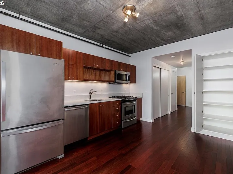 1926 W Burnside St #1511 — Photo 14