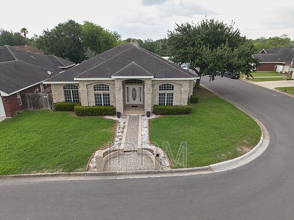 2nd image of 1309 Summerfield Ln