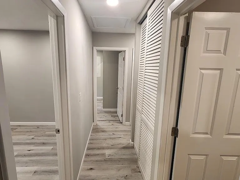 10913 Maplehill Dr — Photo 8