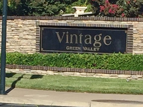 4th image of 647 Verona Ct