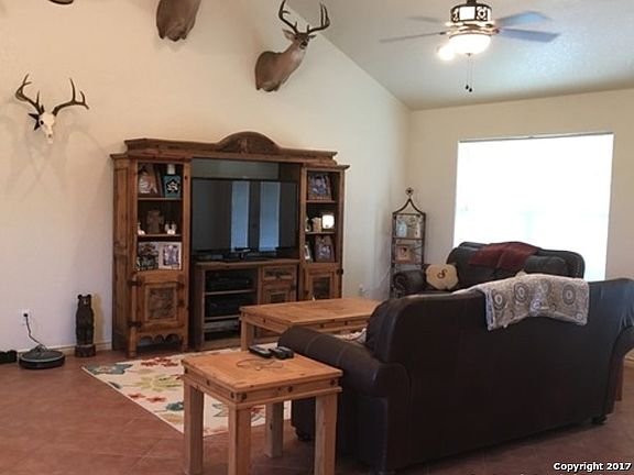 4th image of 380 County Road 417