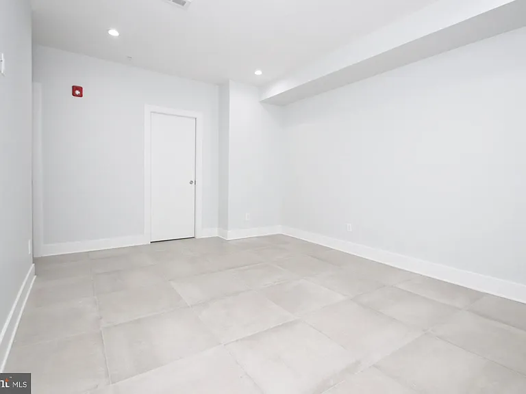 810 N Uber St #2 — Photo 29