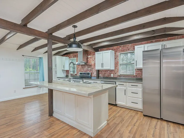 271 Bracewell St — Photo 14