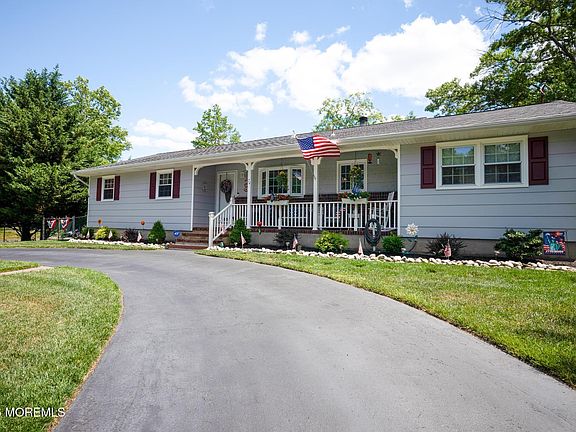 4th image of 74 Sun Valley Road