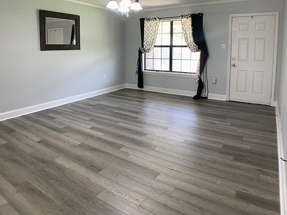 2nd image of 109 Honeysuckle Dr