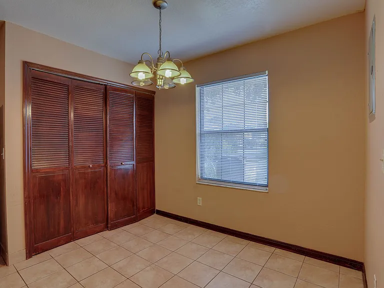 492 Tamarack St — Photo 5