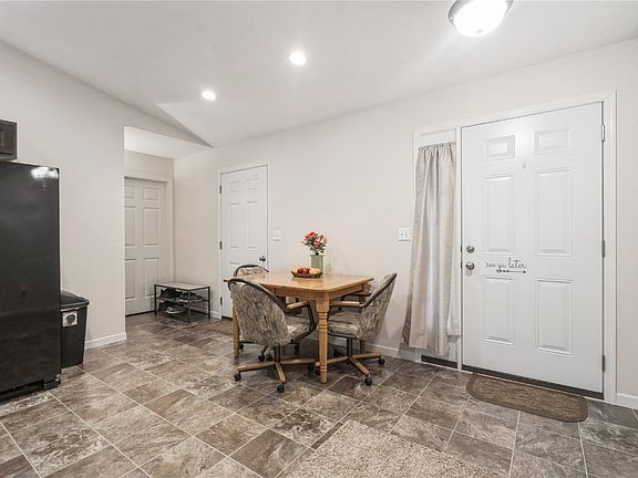 3rd image of 4406 Quail Trail Dr