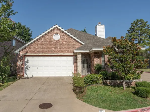 913 Saddle Dr, Euless, TX 76039
