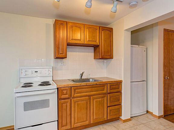 3rd image of 116 Florentia St Ste A