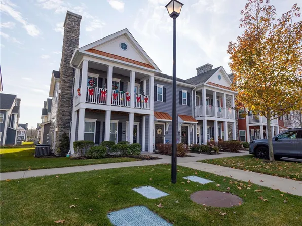 27 Michael Lane #27, East Islip, NY 11730