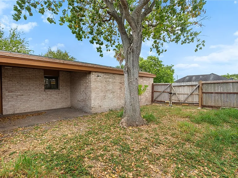 5009 Wingfoot Ln #B — Photo 24