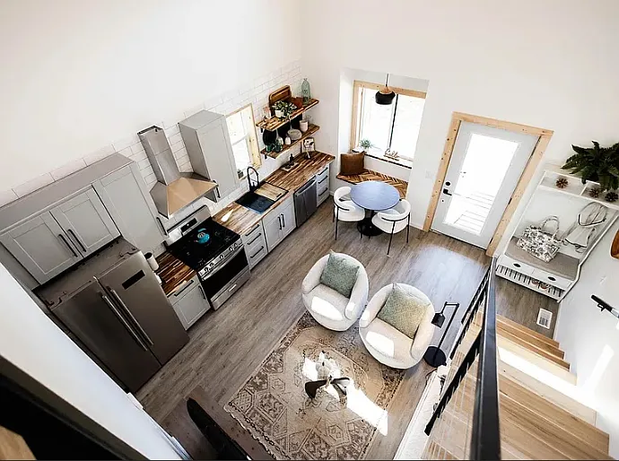 151-153 E Clark St #151 — Photo 13
