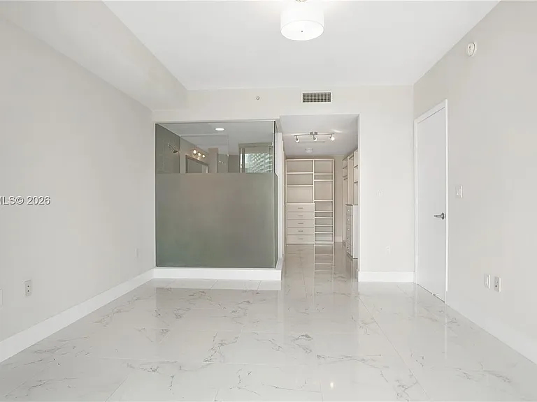 92 SW 3rd St #1803 — Photo 6