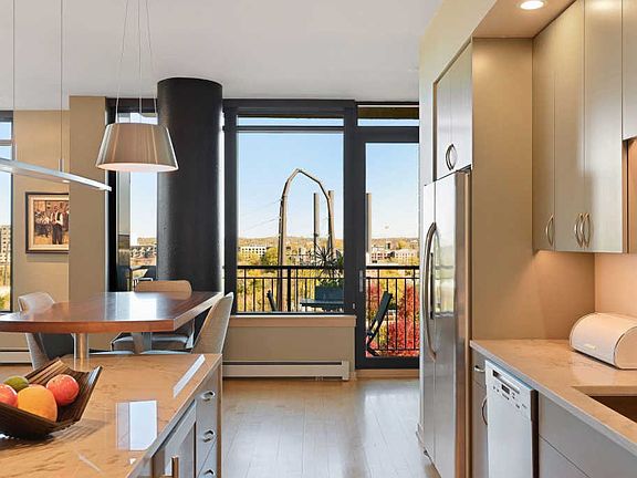 3rd image of 215 10th Ave S Unit 713